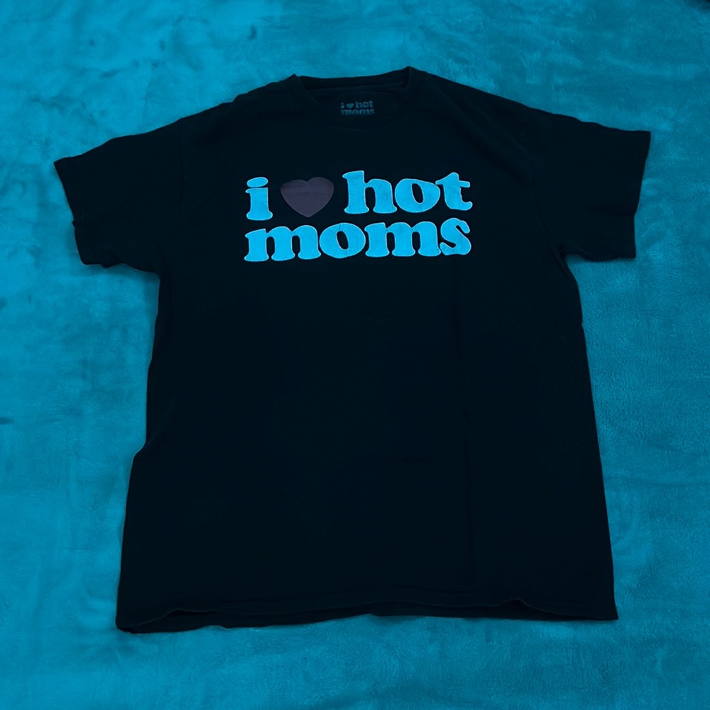 I Love Hot Moms Danny Duncan Shirt